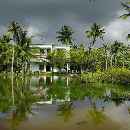 Aqua Green Home Stay Munroe Island Exterior foto